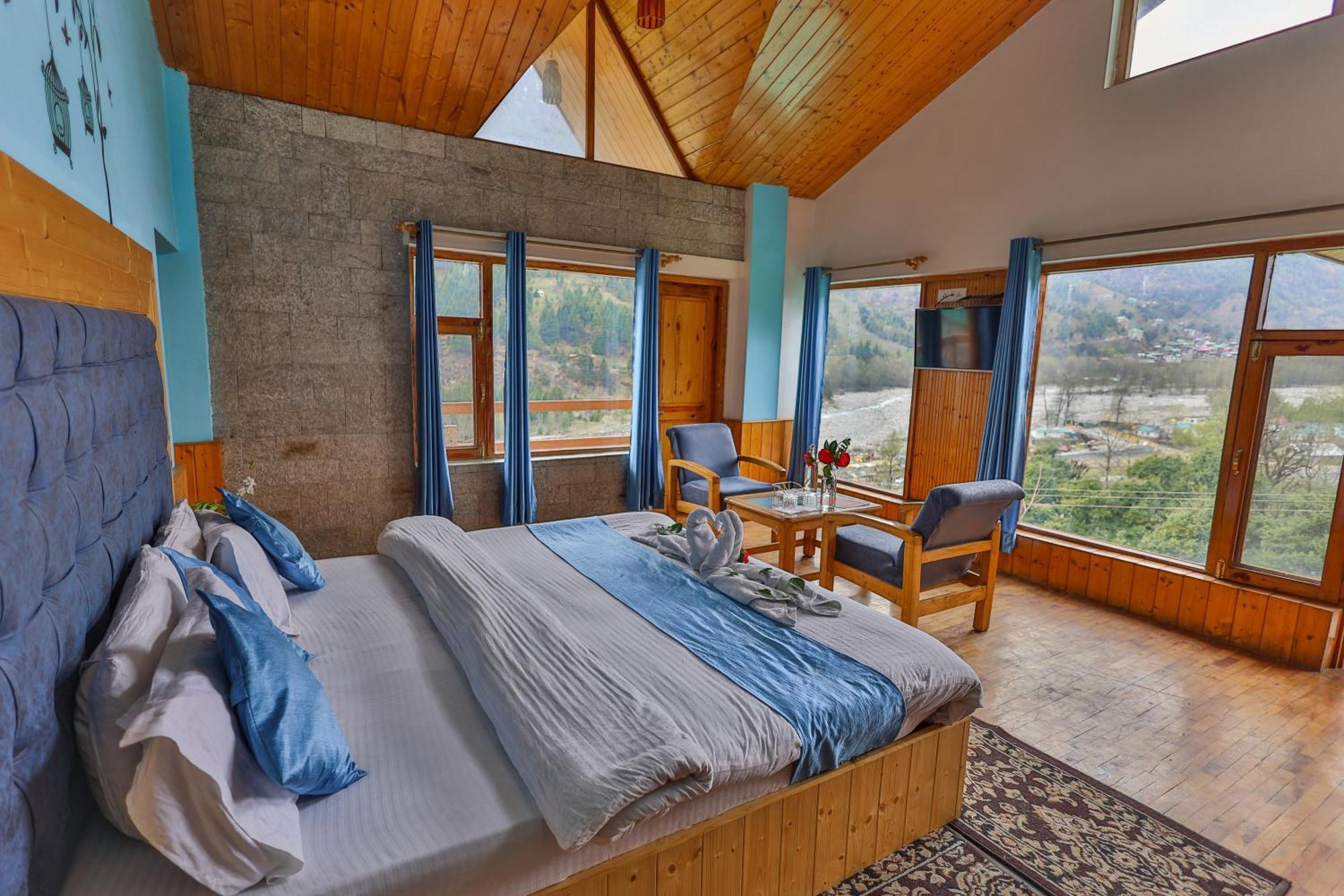 Hotel Snow River,